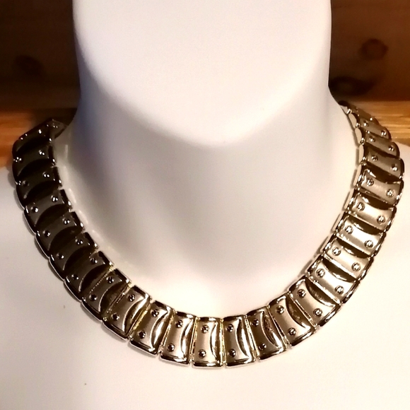 EUC,FLAT CLEOPATRA STYLE GOLD CHOKER NECKLACE. (Cartier Like) - Picture 1 of 6